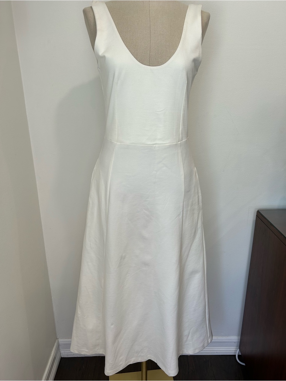 RIPLEY RADER - Ponte Knit Scoop Neck Midi Pockets  Dress Size S
